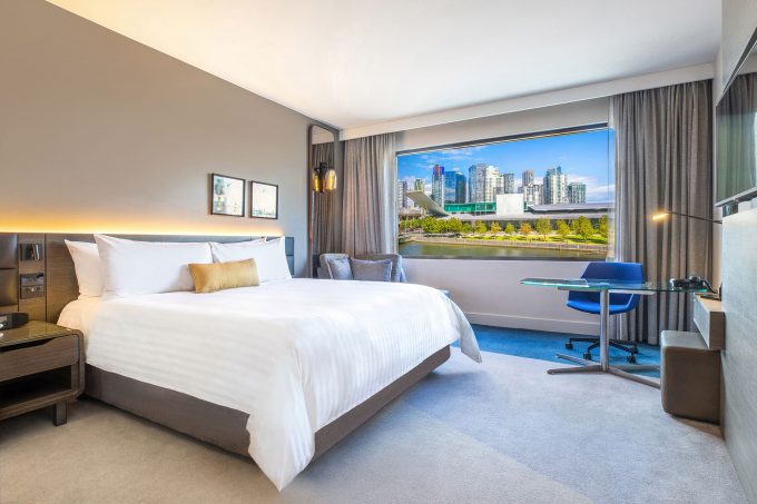 Crowne Plaza Melbourne King room river view