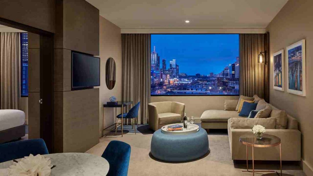 Suite with views of the Yarra River and Melbourne Skyline