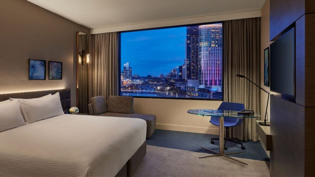 King Bed with Views of Melbourne City